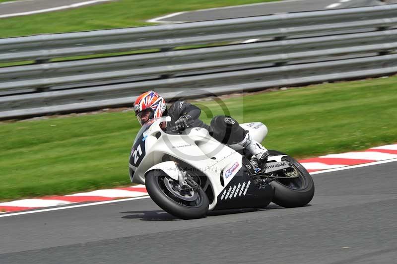 Motorcycle action photographs;Trackday digital images;event digital images;eventdigitalimages;no limits trackday;oulton park;oulton park circuit cheshire;oulton park photographs;peter wileman photography;trackday;trackday photos