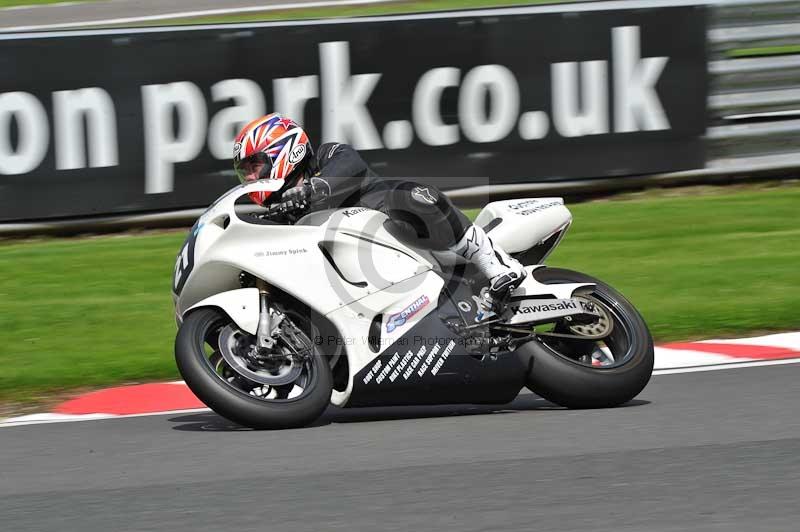 Motorcycle action photographs;Trackday digital images;event digital images;eventdigitalimages;no limits trackday;oulton park;oulton park circuit cheshire;oulton park photographs;peter wileman photography;trackday;trackday photos