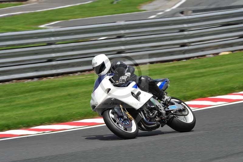 Motorcycle action photographs;Trackday digital images;event digital images;eventdigitalimages;no limits trackday;oulton park;oulton park circuit cheshire;oulton park photographs;peter wileman photography;trackday;trackday photos