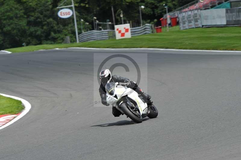 Motorcycle action photographs;Trackday digital images;event digital images;eventdigitalimages;no limits trackday;oulton park;oulton park circuit cheshire;oulton park photographs;peter wileman photography;trackday;trackday photos