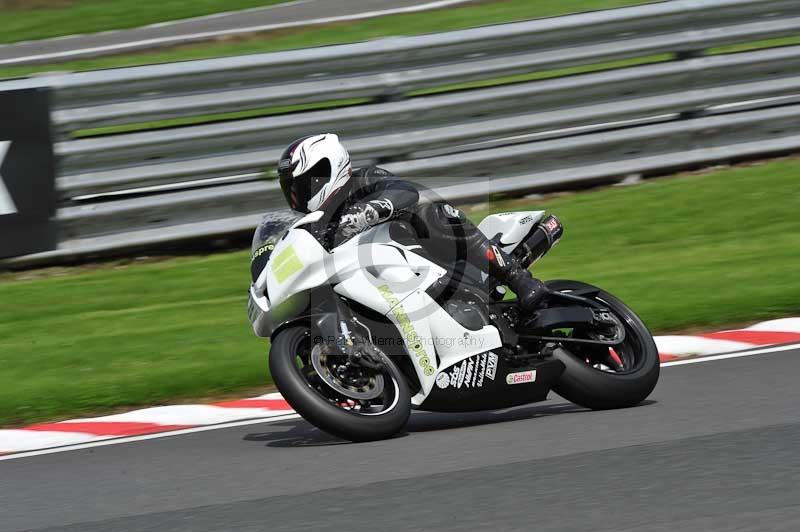 Motorcycle action photographs;Trackday digital images;event digital images;eventdigitalimages;no limits trackday;oulton park;oulton park circuit cheshire;oulton park photographs;peter wileman photography;trackday;trackday photos