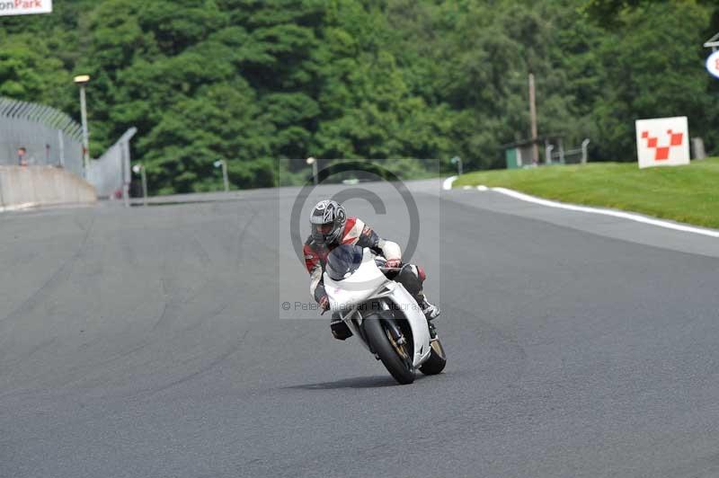 Motorcycle action photographs;Trackday digital images;event digital images;eventdigitalimages;no limits trackday;oulton park;oulton park circuit cheshire;oulton park photographs;peter wileman photography;trackday;trackday photos