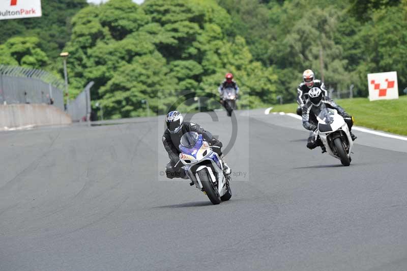 Motorcycle action photographs;Trackday digital images;event digital images;eventdigitalimages;no limits trackday;oulton park;oulton park circuit cheshire;oulton park photographs;peter wileman photography;trackday;trackday photos