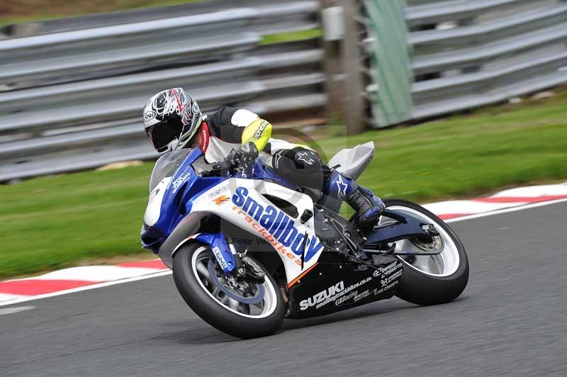 Motorcycle action photographs;Trackday digital images;event digital images;eventdigitalimages;no limits trackday;oulton park;oulton park circuit cheshire;oulton park photographs;peter wileman photography;trackday;trackday photos