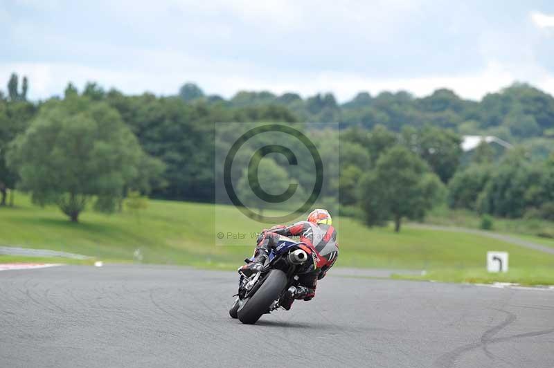 Motorcycle action photographs;Trackday digital images;event digital images;eventdigitalimages;no limits trackday;oulton park;oulton park circuit cheshire;oulton park photographs;peter wileman photography;trackday;trackday photos