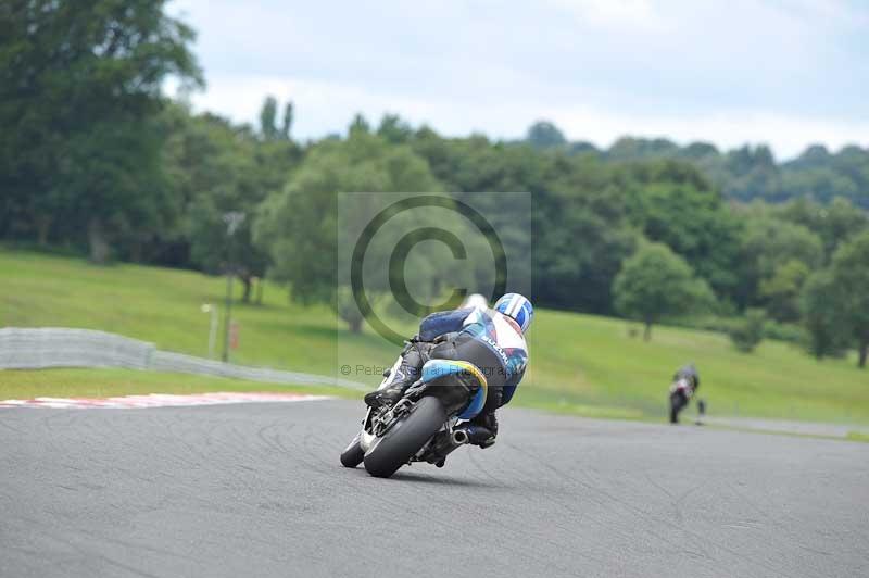 Motorcycle action photographs;Trackday digital images;event digital images;eventdigitalimages;no limits trackday;oulton park;oulton park circuit cheshire;oulton park photographs;peter wileman photography;trackday;trackday photos