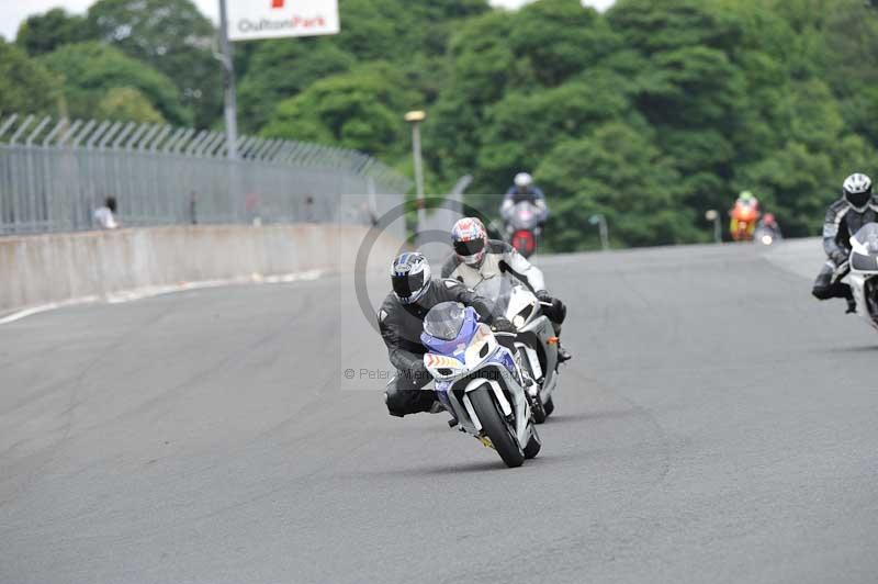 Motorcycle action photographs;Trackday digital images;event digital images;eventdigitalimages;no limits trackday;oulton park;oulton park circuit cheshire;oulton park photographs;peter wileman photography;trackday;trackday photos