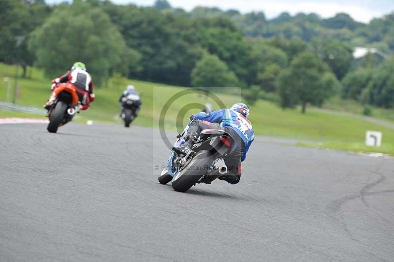 Motorcycle action photographs;Trackday digital images;event digital images;eventdigitalimages;no limits trackday;oulton park;oulton park circuit cheshire;oulton park photographs;peter wileman photography;trackday;trackday photos