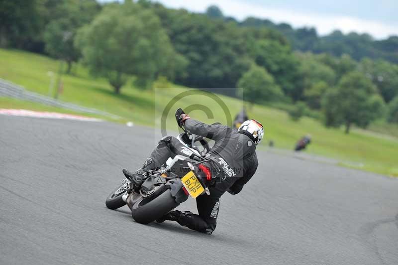 Motorcycle action photographs;Trackday digital images;event digital images;eventdigitalimages;no limits trackday;oulton park;oulton park circuit cheshire;oulton park photographs;peter wileman photography;trackday;trackday photos