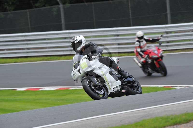 Motorcycle action photographs;Trackday digital images;event digital images;eventdigitalimages;no limits trackday;oulton park;oulton park circuit cheshire;oulton park photographs;peter wileman photography;trackday;trackday photos