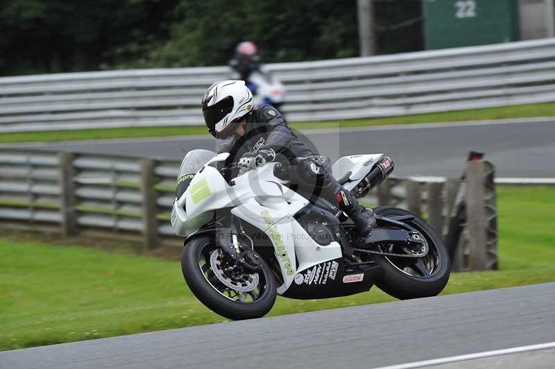 Motorcycle action photographs;Trackday digital images;event digital images;eventdigitalimages;no limits trackday;oulton park;oulton park circuit cheshire;oulton park photographs;peter wileman photography;trackday;trackday photos