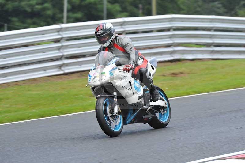 Motorcycle action photographs;Trackday digital images;event digital images;eventdigitalimages;no limits trackday;oulton park;oulton park circuit cheshire;oulton park photographs;peter wileman photography;trackday;trackday photos