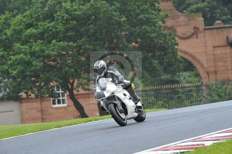 Motorcycle action photographs;Trackday digital images;event digital images;eventdigitalimages;no limits trackday;oulton park;oulton park circuit cheshire;oulton park photographs;peter wileman photography;trackday;trackday photos