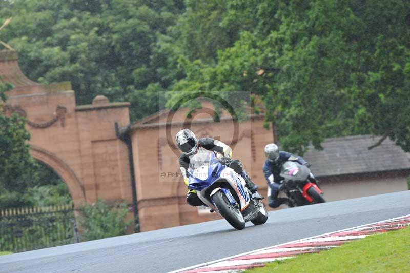 Motorcycle action photographs;Trackday digital images;event digital images;eventdigitalimages;no limits trackday;oulton park;oulton park circuit cheshire;oulton park photographs;peter wileman photography;trackday;trackday photos