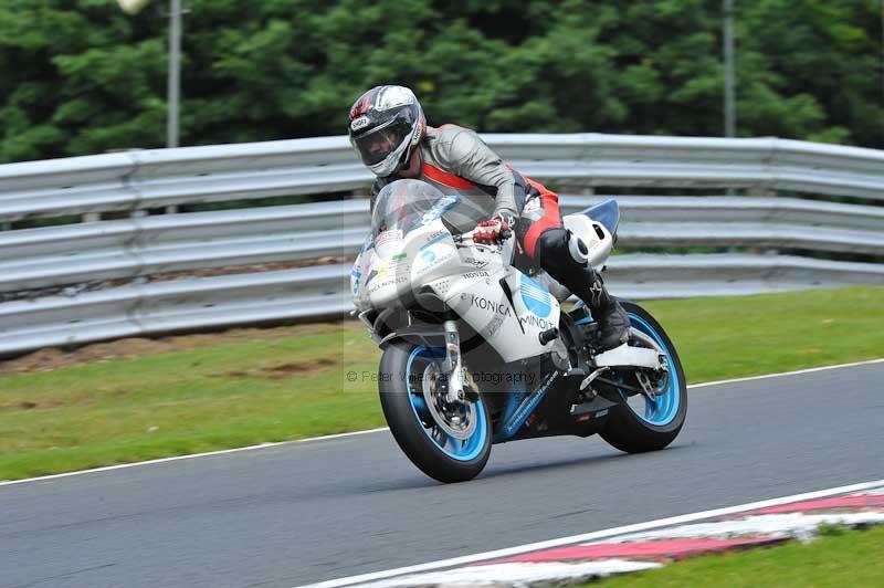 Motorcycle action photographs;Trackday digital images;event digital images;eventdigitalimages;no limits trackday;oulton park;oulton park circuit cheshire;oulton park photographs;peter wileman photography;trackday;trackday photos