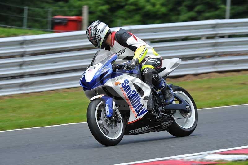 Motorcycle action photographs;Trackday digital images;event digital images;eventdigitalimages;no limits trackday;oulton park;oulton park circuit cheshire;oulton park photographs;peter wileman photography;trackday;trackday photos