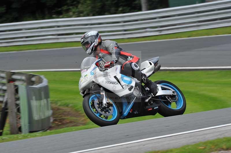 Motorcycle action photographs;Trackday digital images;event digital images;eventdigitalimages;no limits trackday;oulton park;oulton park circuit cheshire;oulton park photographs;peter wileman photography;trackday;trackday photos