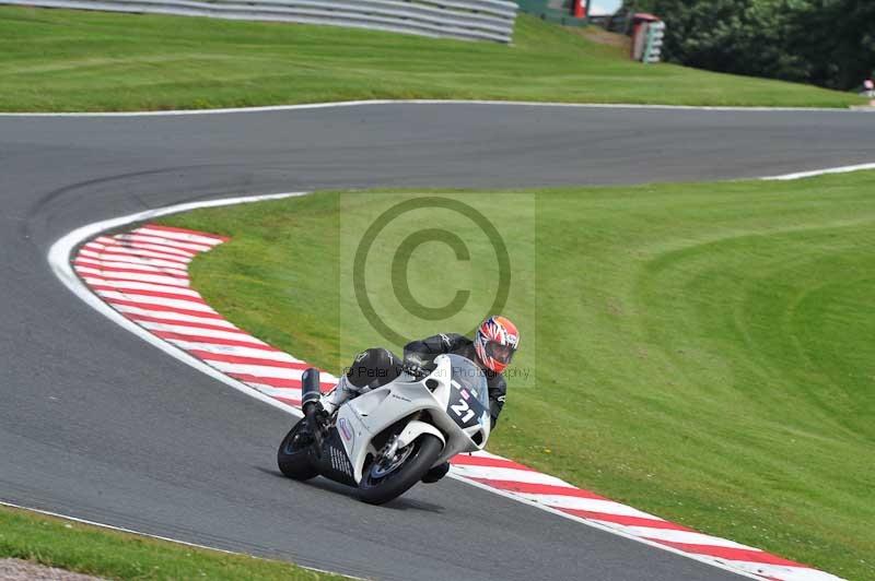 Motorcycle action photographs;Trackday digital images;event digital images;eventdigitalimages;no limits trackday;oulton park;oulton park circuit cheshire;oulton park photographs;peter wileman photography;trackday;trackday photos