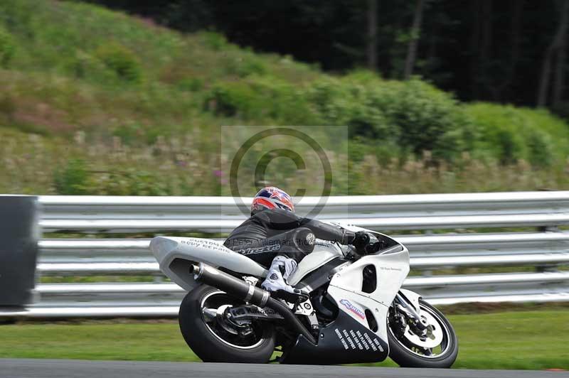 Motorcycle action photographs;Trackday digital images;event digital images;eventdigitalimages;no limits trackday;oulton park;oulton park circuit cheshire;oulton park photographs;peter wileman photography;trackday;trackday photos