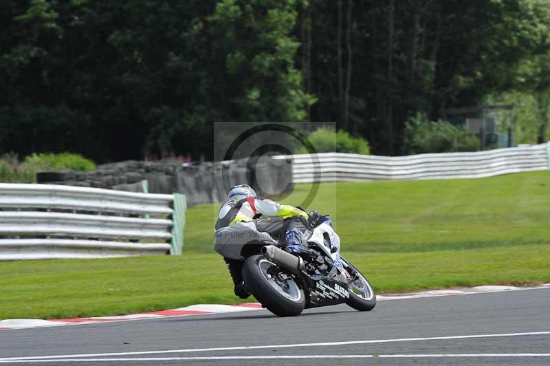 Motorcycle action photographs;Trackday digital images;event digital images;eventdigitalimages;no limits trackday;oulton park;oulton park circuit cheshire;oulton park photographs;peter wileman photography;trackday;trackday photos