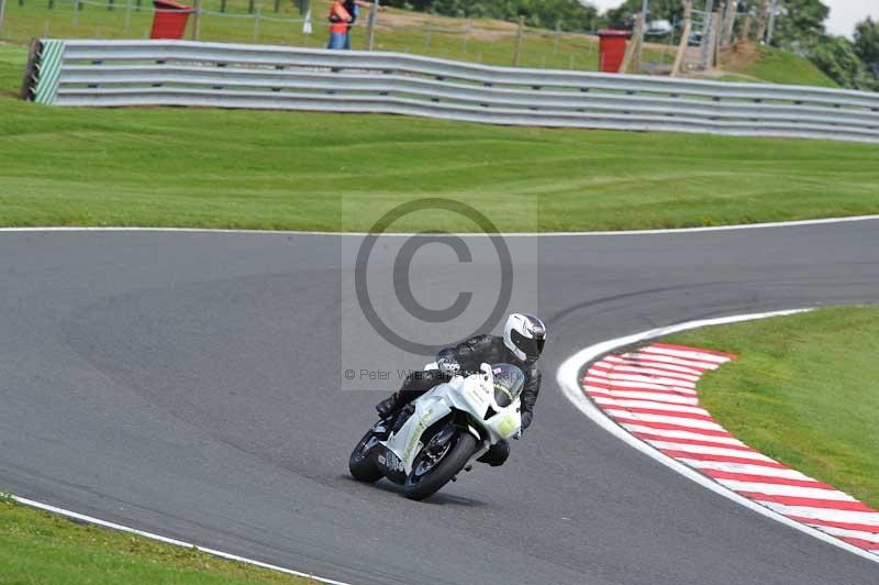 Motorcycle action photographs;Trackday digital images;event digital images;eventdigitalimages;no limits trackday;oulton park;oulton park circuit cheshire;oulton park photographs;peter wileman photography;trackday;trackday photos