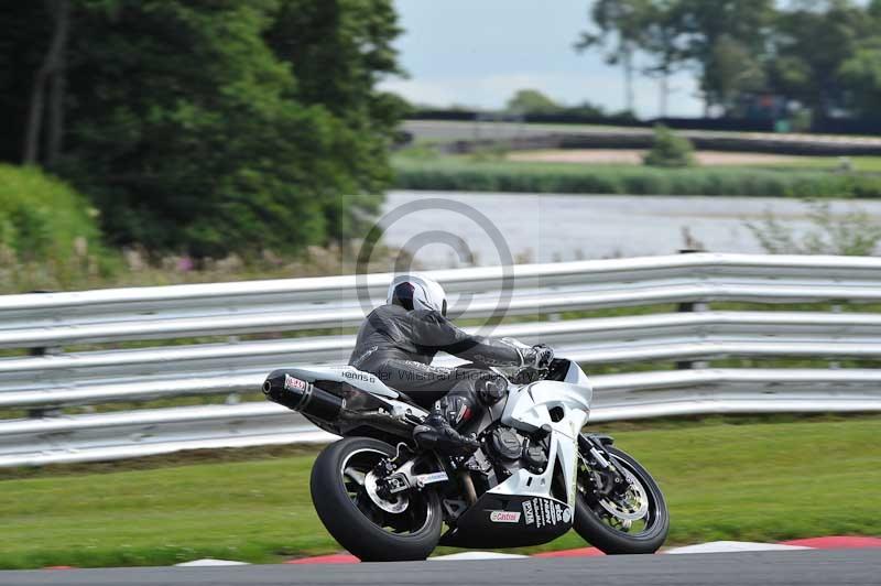 Motorcycle action photographs;Trackday digital images;event digital images;eventdigitalimages;no limits trackday;oulton park;oulton park circuit cheshire;oulton park photographs;peter wileman photography;trackday;trackday photos