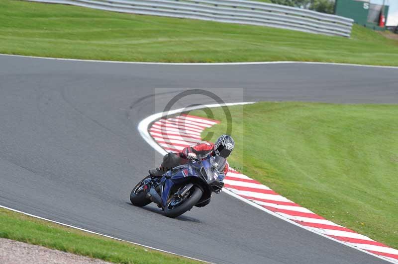 Motorcycle action photographs;Trackday digital images;event digital images;eventdigitalimages;no limits trackday;oulton park;oulton park circuit cheshire;oulton park photographs;peter wileman photography;trackday;trackday photos