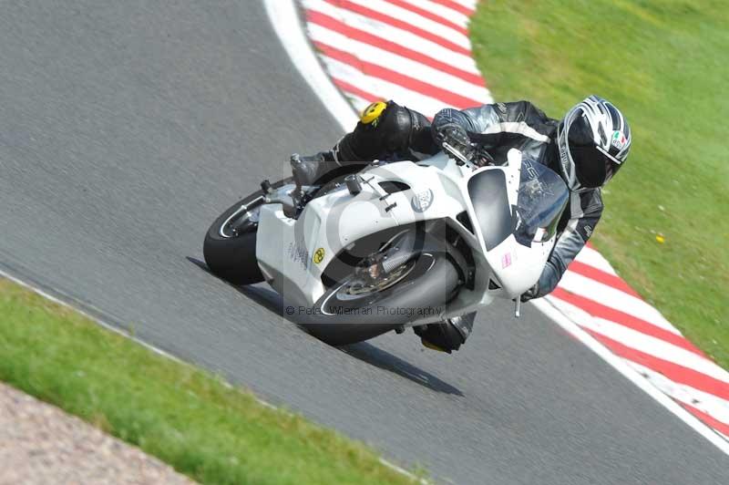 Motorcycle action photographs;Trackday digital images;event digital images;eventdigitalimages;no limits trackday;oulton park;oulton park circuit cheshire;oulton park photographs;peter wileman photography;trackday;trackday photos