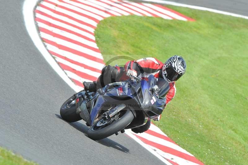 Motorcycle action photographs;Trackday digital images;event digital images;eventdigitalimages;no limits trackday;oulton park;oulton park circuit cheshire;oulton park photographs;peter wileman photography;trackday;trackday photos