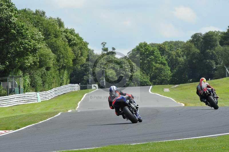 Motorcycle action photographs;Trackday digital images;event digital images;eventdigitalimages;no limits trackday;oulton park;oulton park circuit cheshire;oulton park photographs;peter wileman photography;trackday;trackday photos