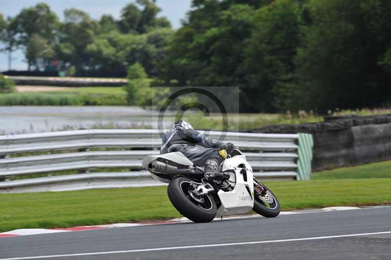 Motorcycle action photographs;Trackday digital images;event digital images;eventdigitalimages;no limits trackday;oulton park;oulton park circuit cheshire;oulton park photographs;peter wileman photography;trackday;trackday photos