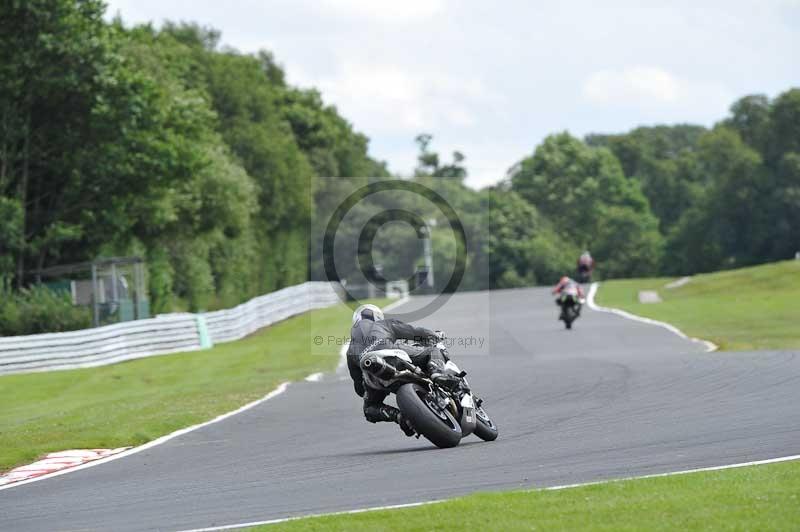 Motorcycle action photographs;Trackday digital images;event digital images;eventdigitalimages;no limits trackday;oulton park;oulton park circuit cheshire;oulton park photographs;peter wileman photography;trackday;trackday photos