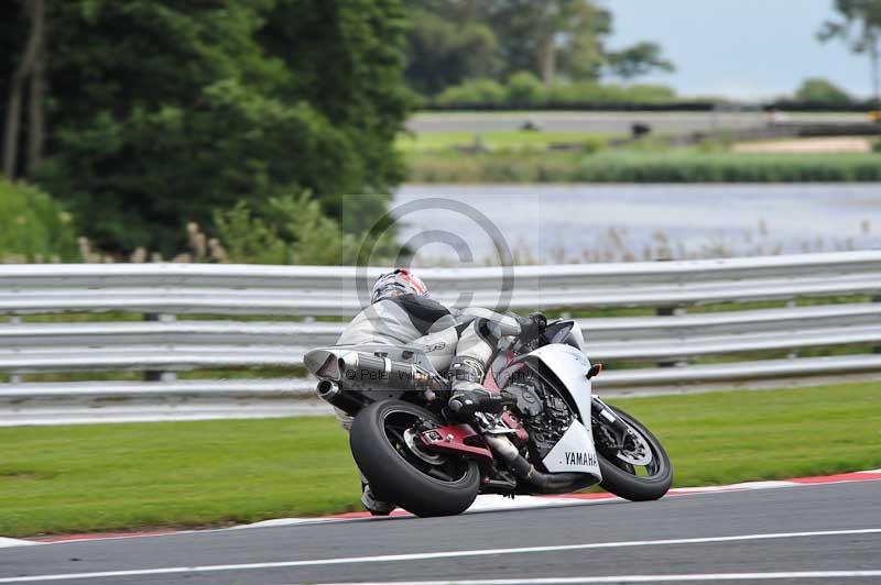 Motorcycle action photographs;Trackday digital images;event digital images;eventdigitalimages;no limits trackday;oulton park;oulton park circuit cheshire;oulton park photographs;peter wileman photography;trackday;trackday photos