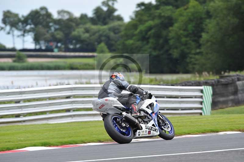 Motorcycle action photographs;Trackday digital images;event digital images;eventdigitalimages;no limits trackday;oulton park;oulton park circuit cheshire;oulton park photographs;peter wileman photography;trackday;trackday photos