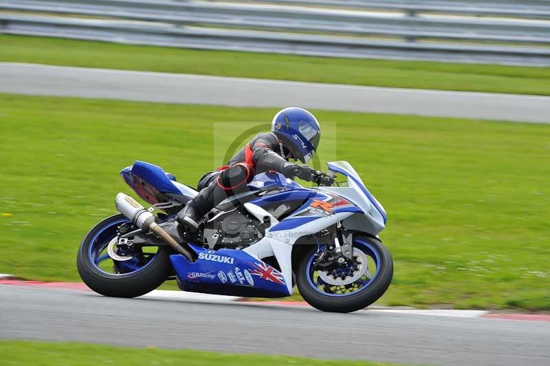 Motorcycle action photographs;Trackday digital images;event digital images;eventdigitalimages;no limits trackday;oulton park;oulton park circuit cheshire;oulton park photographs;peter wileman photography;trackday;trackday photos