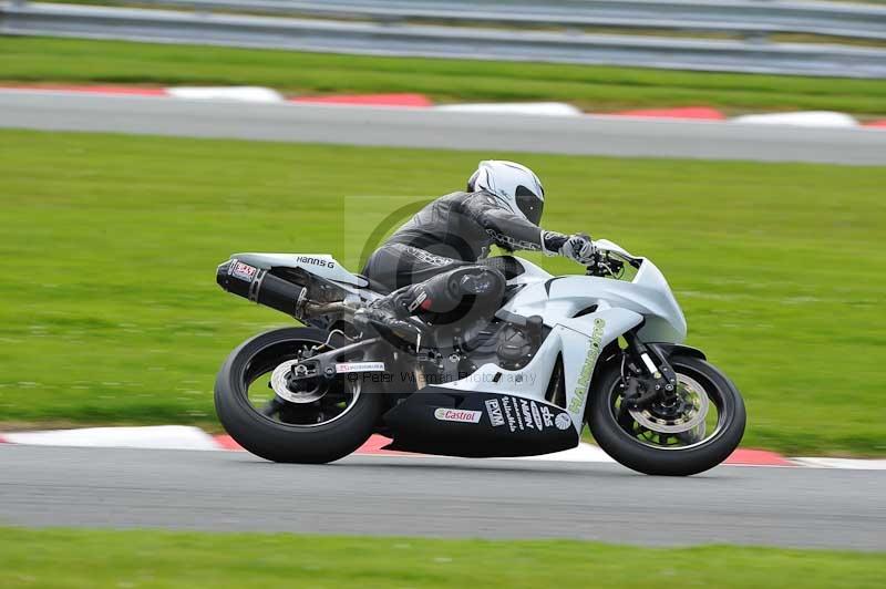 Motorcycle action photographs;Trackday digital images;event digital images;eventdigitalimages;no limits trackday;oulton park;oulton park circuit cheshire;oulton park photographs;peter wileman photography;trackday;trackday photos