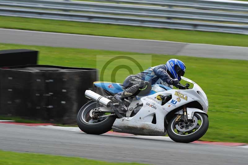 Motorcycle action photographs;Trackday digital images;event digital images;eventdigitalimages;no limits trackday;oulton park;oulton park circuit cheshire;oulton park photographs;peter wileman photography;trackday;trackday photos