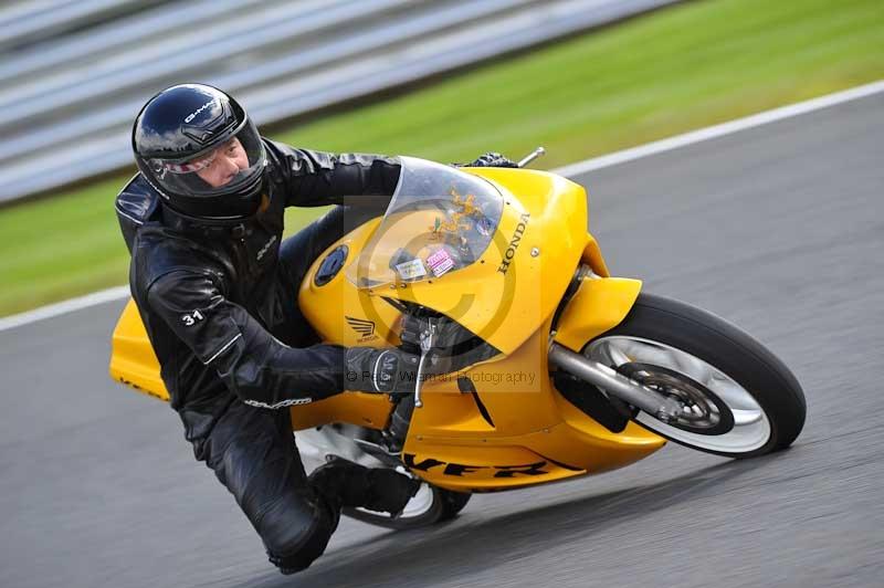 Motorcycle action photographs;Trackday digital images;event digital images;eventdigitalimages;no limits trackday;oulton park;oulton park circuit cheshire;oulton park photographs;peter wileman photography;trackday;trackday photos