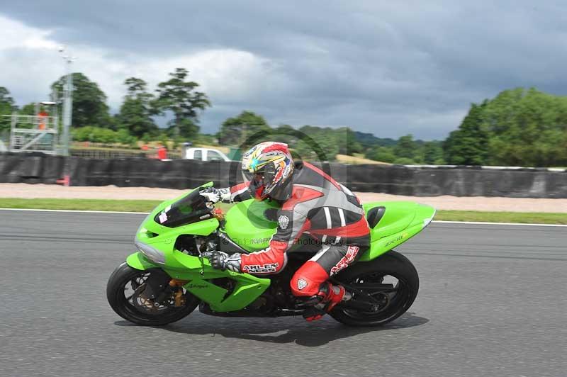 Motorcycle action photographs;Trackday digital images;event digital images;eventdigitalimages;no limits trackday;oulton park;oulton park circuit cheshire;oulton park photographs;peter wileman photography;trackday;trackday photos