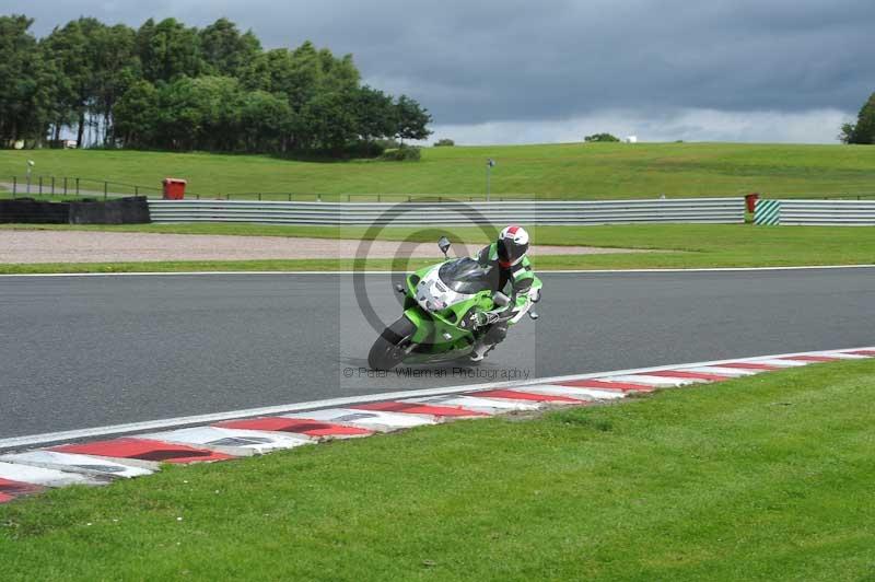 Motorcycle action photographs;Trackday digital images;event digital images;eventdigitalimages;no limits trackday;oulton park;oulton park circuit cheshire;oulton park photographs;peter wileman photography;trackday;trackday photos