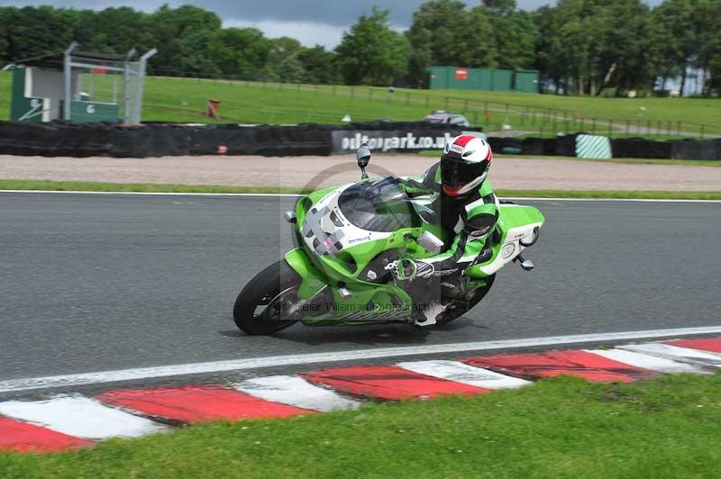 Motorcycle action photographs;Trackday digital images;event digital images;eventdigitalimages;no limits trackday;oulton park;oulton park circuit cheshire;oulton park photographs;peter wileman photography;trackday;trackday photos