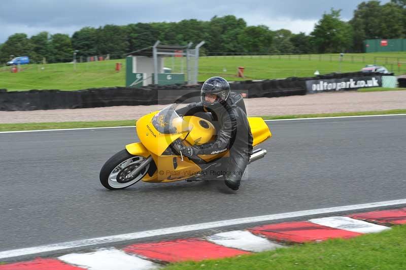 Motorcycle action photographs;Trackday digital images;event digital images;eventdigitalimages;no limits trackday;oulton park;oulton park circuit cheshire;oulton park photographs;peter wileman photography;trackday;trackday photos