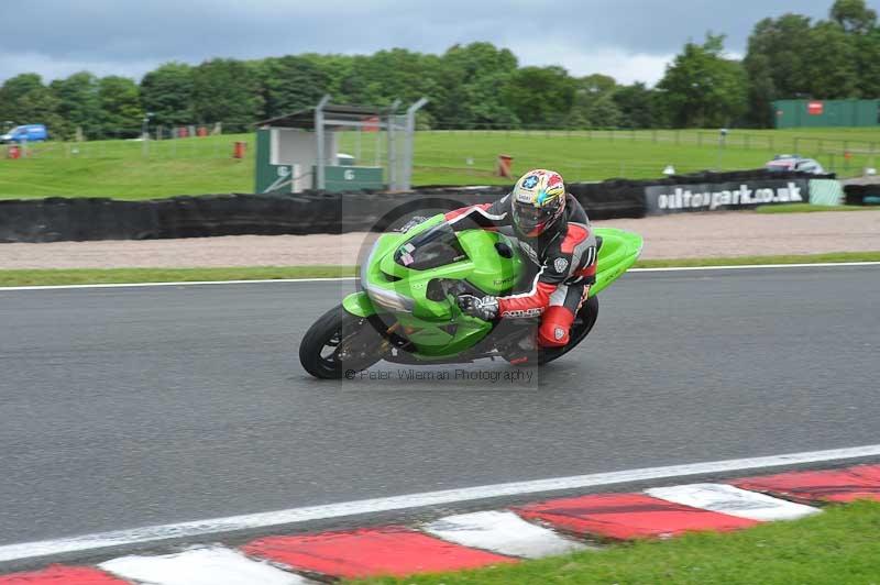 Motorcycle action photographs;Trackday digital images;event digital images;eventdigitalimages;no limits trackday;oulton park;oulton park circuit cheshire;oulton park photographs;peter wileman photography;trackday;trackday photos