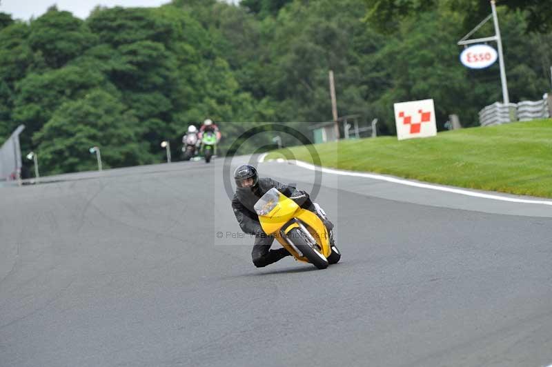 Motorcycle action photographs;Trackday digital images;event digital images;eventdigitalimages;no limits trackday;oulton park;oulton park circuit cheshire;oulton park photographs;peter wileman photography;trackday;trackday photos