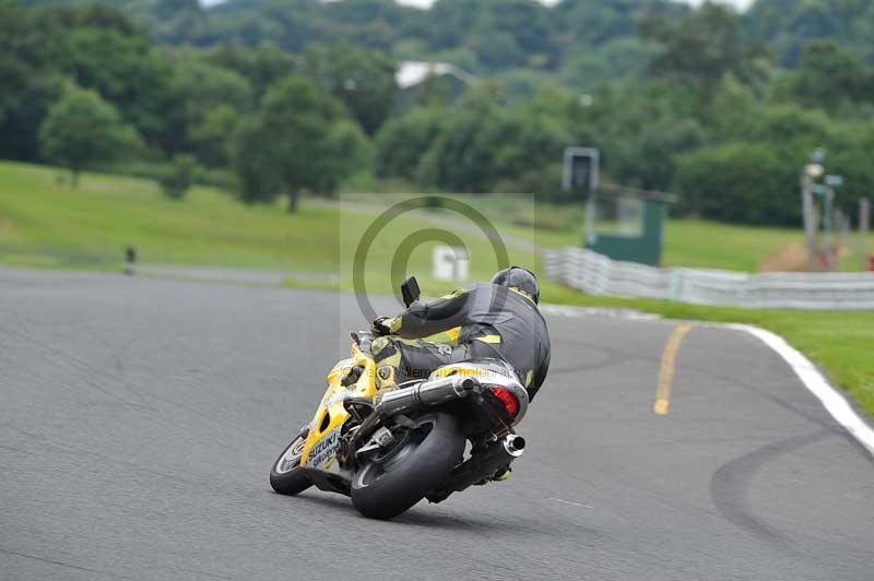 Motorcycle action photographs;Trackday digital images;event digital images;eventdigitalimages;no limits trackday;oulton park;oulton park circuit cheshire;oulton park photographs;peter wileman photography;trackday;trackday photos