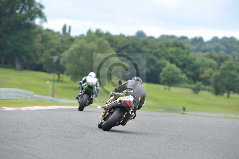 Motorcycle action photographs;Trackday digital images;event digital images;eventdigitalimages;no limits trackday;oulton park;oulton park circuit cheshire;oulton park photographs;peter wileman photography;trackday;trackday photos