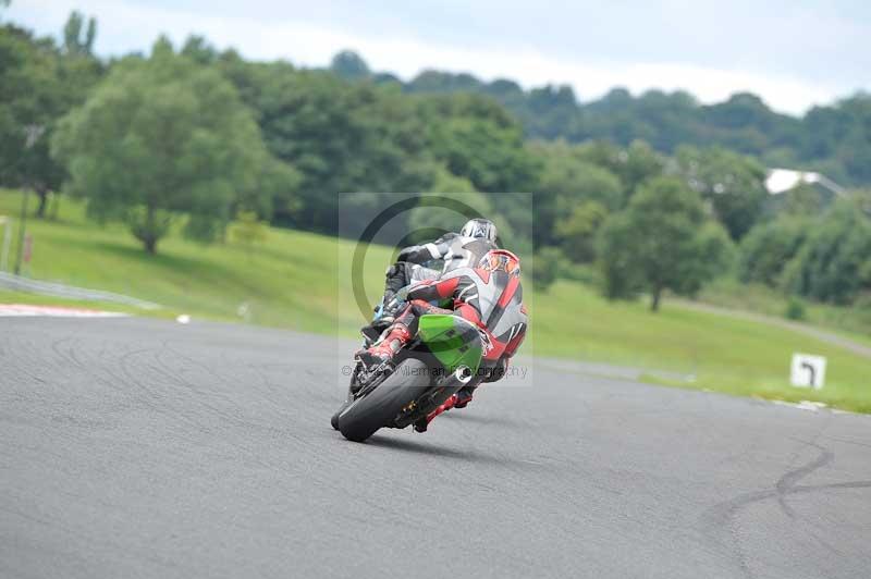 Motorcycle action photographs;Trackday digital images;event digital images;eventdigitalimages;no limits trackday;oulton park;oulton park circuit cheshire;oulton park photographs;peter wileman photography;trackday;trackday photos