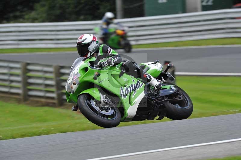 Motorcycle action photographs;Trackday digital images;event digital images;eventdigitalimages;no limits trackday;oulton park;oulton park circuit cheshire;oulton park photographs;peter wileman photography;trackday;trackday photos