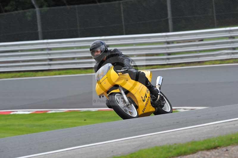 Motorcycle action photographs;Trackday digital images;event digital images;eventdigitalimages;no limits trackday;oulton park;oulton park circuit cheshire;oulton park photographs;peter wileman photography;trackday;trackday photos