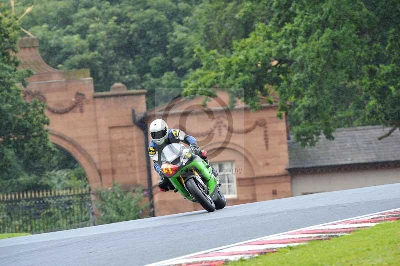 Motorcycle action photographs;Trackday digital images;event digital images;eventdigitalimages;no limits trackday;oulton park;oulton park circuit cheshire;oulton park photographs;peter wileman photography;trackday;trackday photos